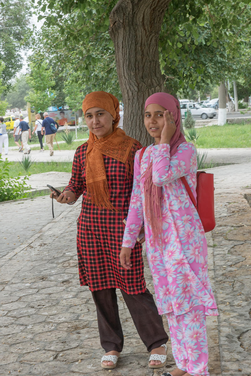 young girls
Bukhara, Uzbekistan