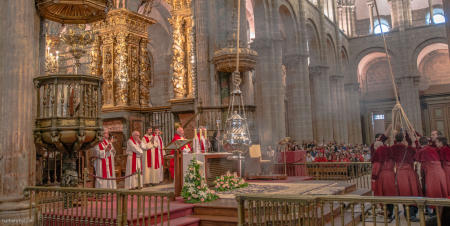 High Mass, lighting of a huge incense burner (Botafumeiro)