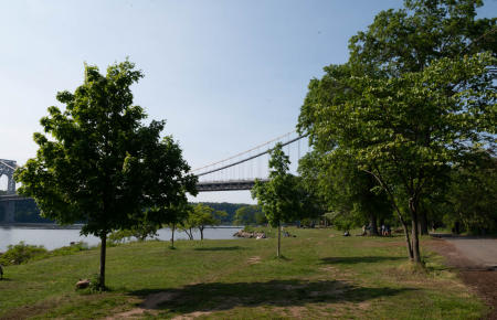 George Washington Bridge, Riverside Park